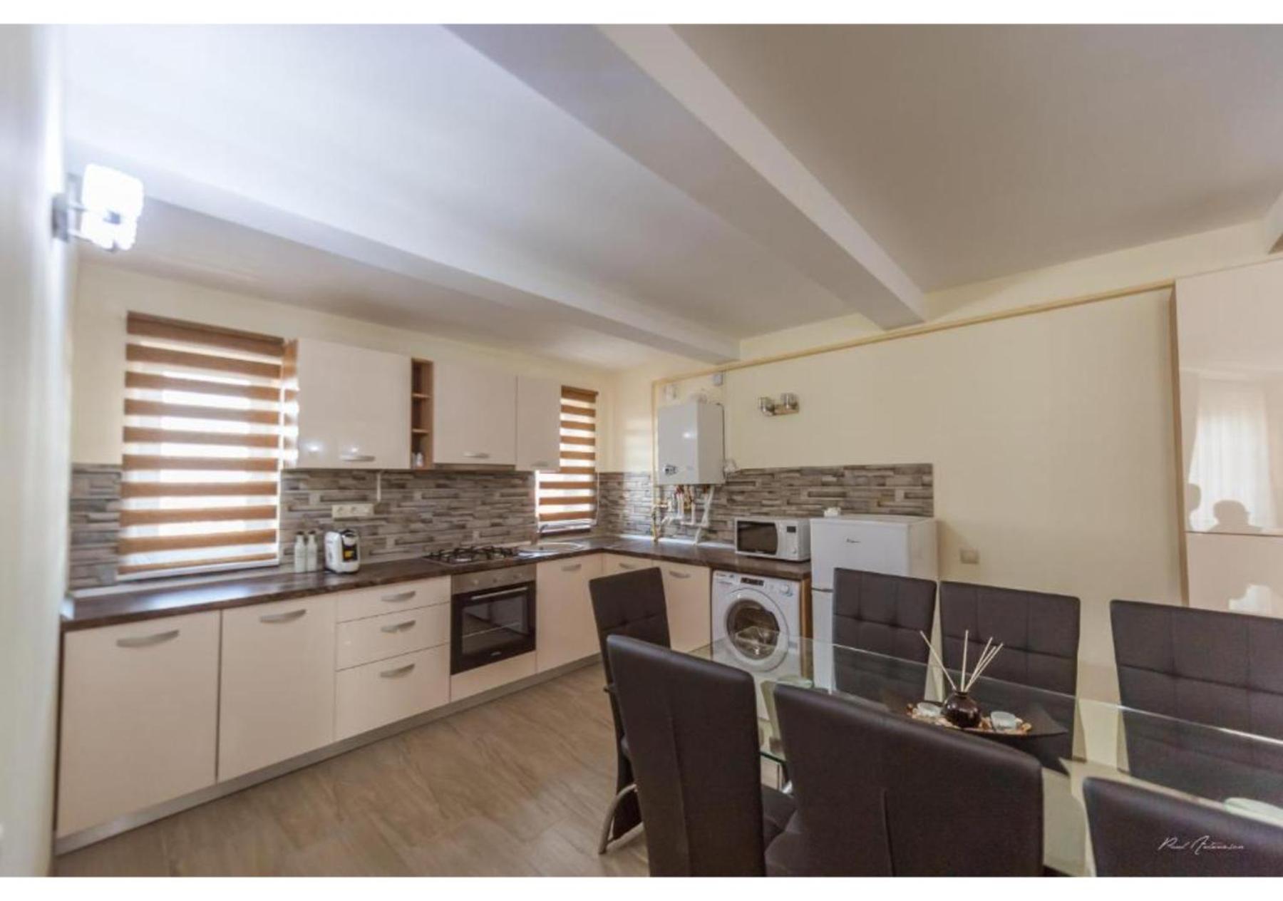 Luxury Apartment Πιτέστι Εξωτερικό φωτογραφία